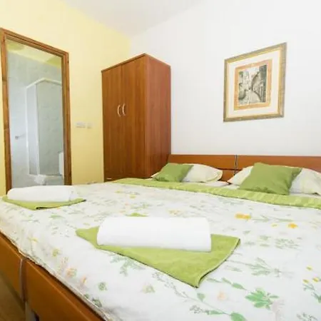 Apartment In Okrug Gornji With Terrace, Air Conditioning, Wifi, Washing Machine 5167-1 *