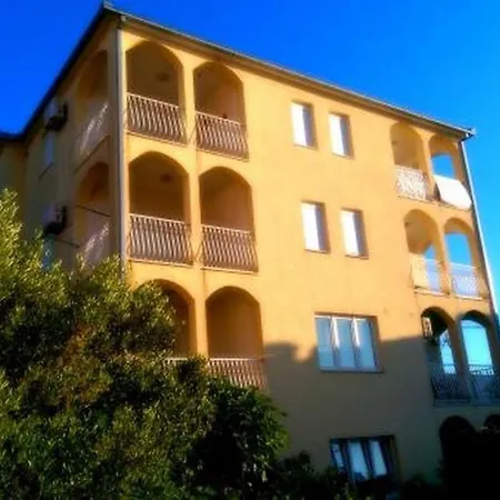 Apartment In Okrug Gornji With Terrace, Air Conditioning, Wifi, Washing Machine 5167-1
