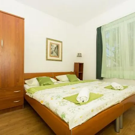 In Okrug Gornji With Terrace, Air Conditioning, Wifi, Washing Machine 5167-1